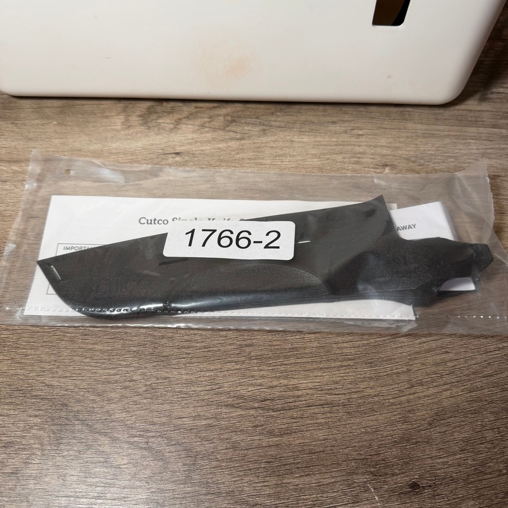 Cutco Single Knife Sheath 1766-2 Black Plastic Blade Guard Protector New